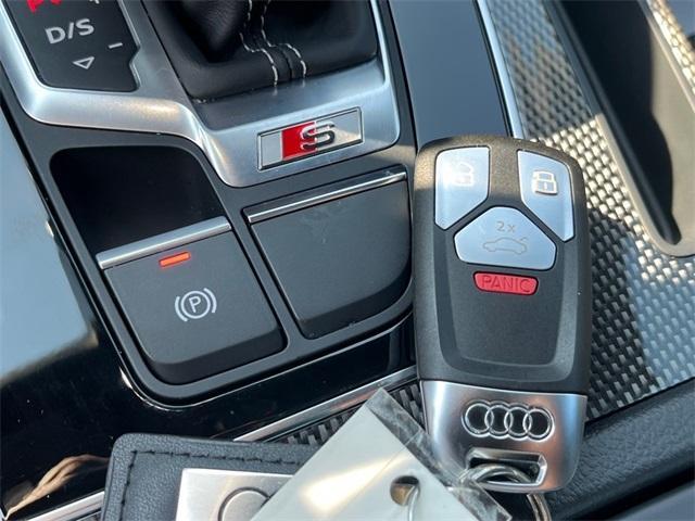 Photo of 2022 Daytona Gray Pearl Effect Audi SQ5