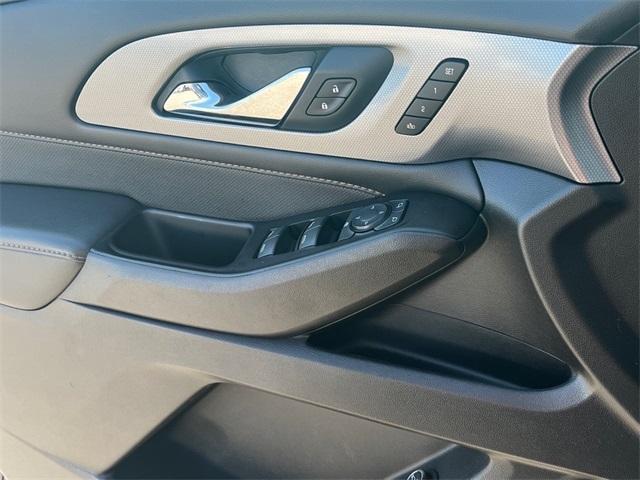 Photo of 2020 Mosaic Black Metallic Chevrolet Traverse
