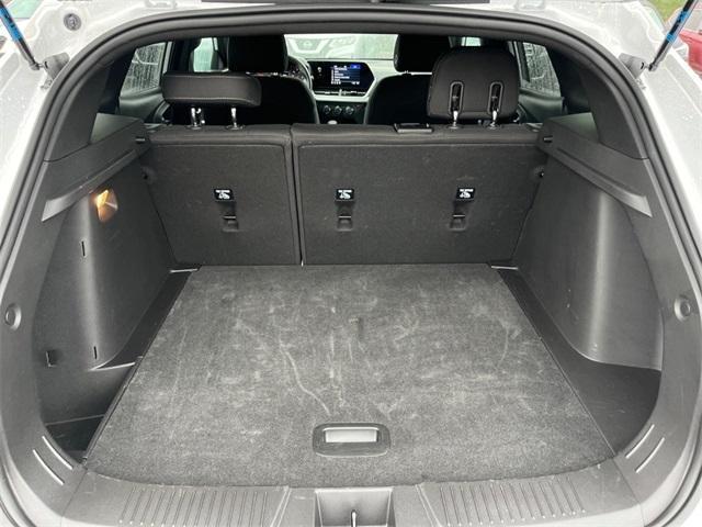 Photo of 2025 Summit White Chevrolet Trax