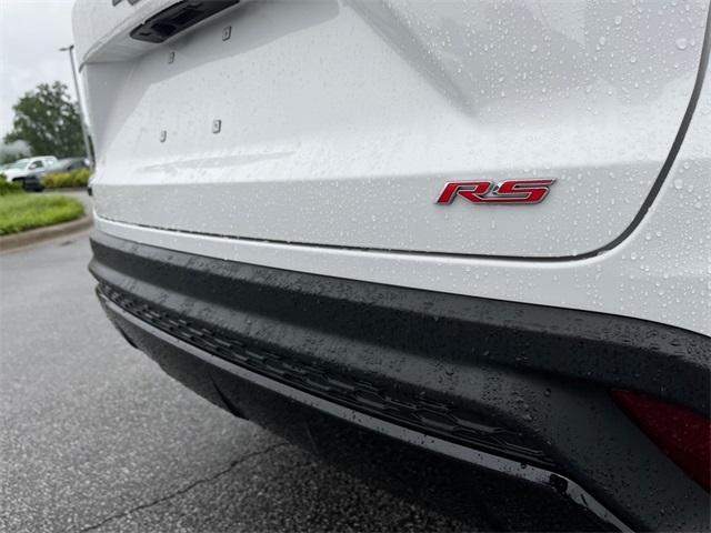 Photo of 2025 Summit White Chevrolet Trax