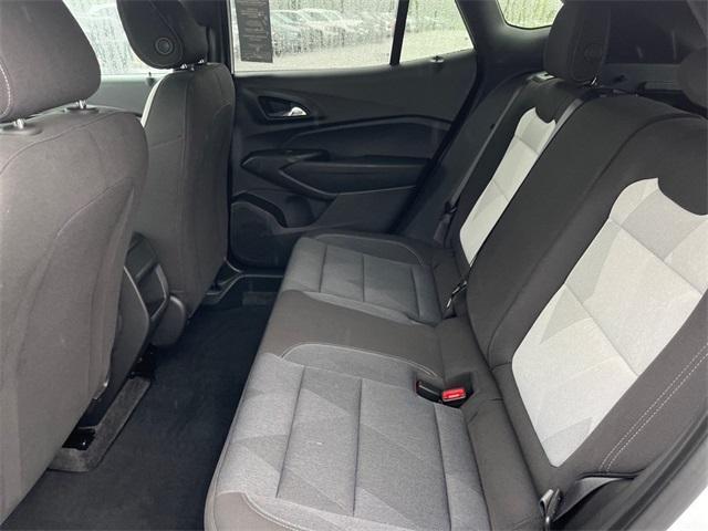 Photo of 2025 Summit White Chevrolet Trax