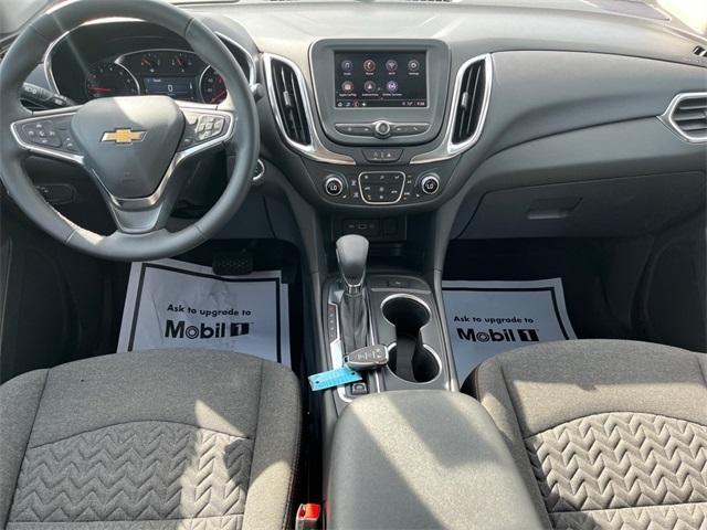 Photo of 2023 Summit White Chevrolet Equinox