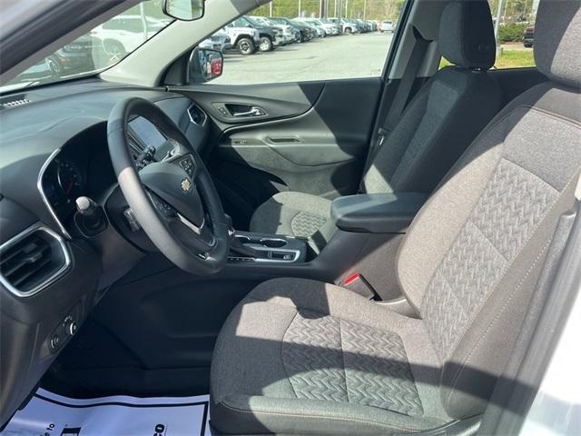 Photo of 2023 Summit White Chevrolet Equinox