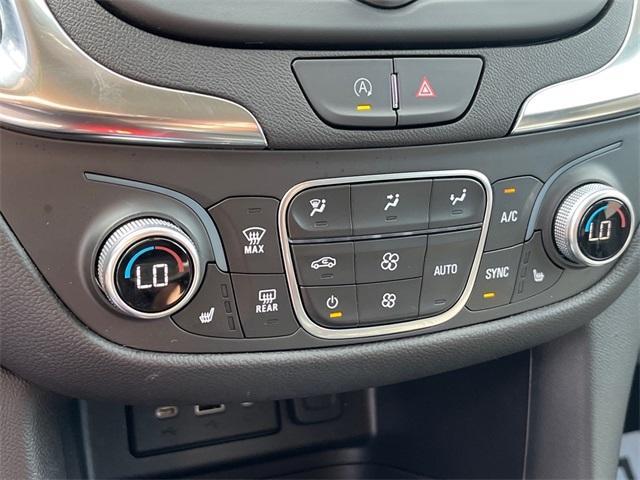Photo of 2023 Summit White Chevrolet Equinox