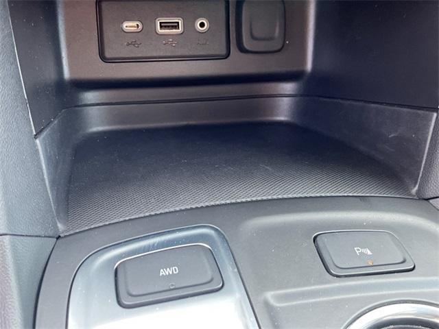 Photo of 2023 Summit White Chevrolet Equinox