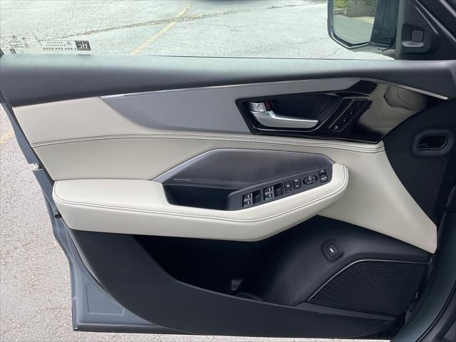 Photo of 2025 Urban Gray Pearl Acura MDX