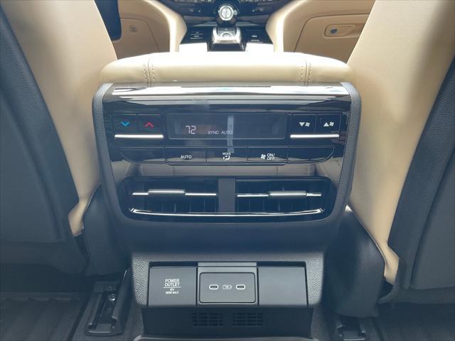 Photo of 2025 PLATINUM WHITE PEARL Acura MDX