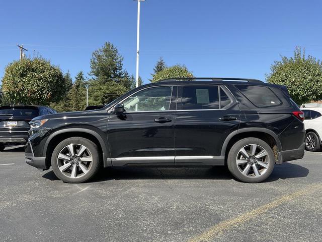 Photo of 2023 Crystal Black Pearl Honda Pilot