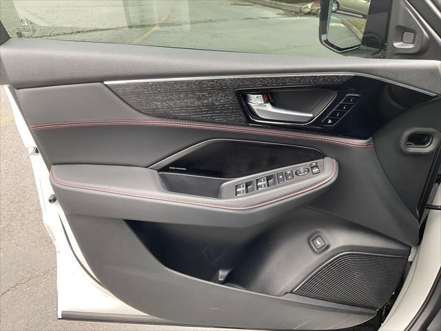 Photo of 2025 PLATINUM WHITE PEARL Acura MDX