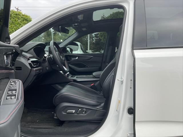 Photo of 2025 PLATINUM WHITE PEARL Acura MDX