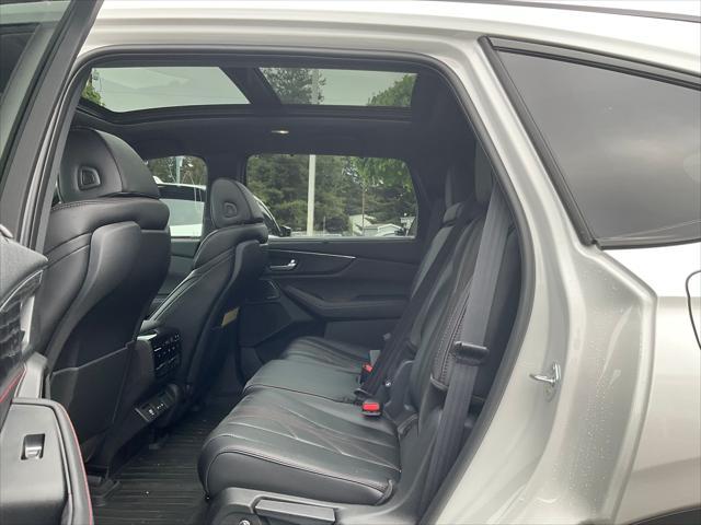 Photo of 2025 PLATINUM WHITE PEARL Acura MDX