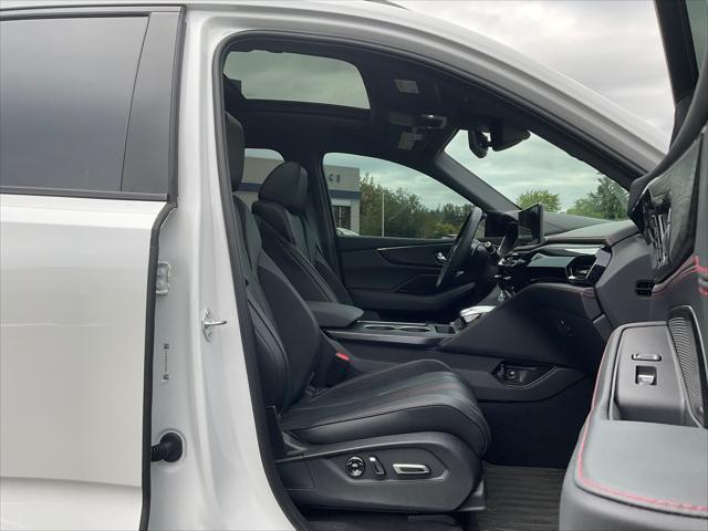 Photo of 2025 PLATINUM WHITE PEARL Acura MDX