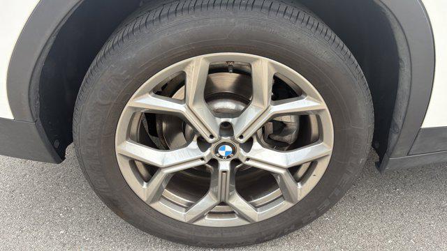 Photo of 2022 Alpine White BMW X3
