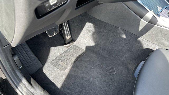 Photo of 2024 Black Sapphire Metallic BMW 330