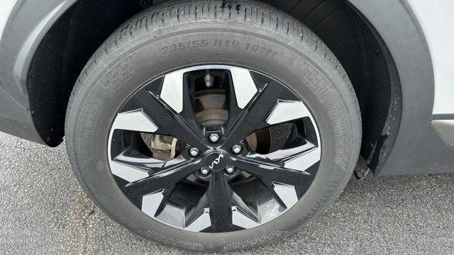 Photo of 2023 Wolf Gray Kia Sportage