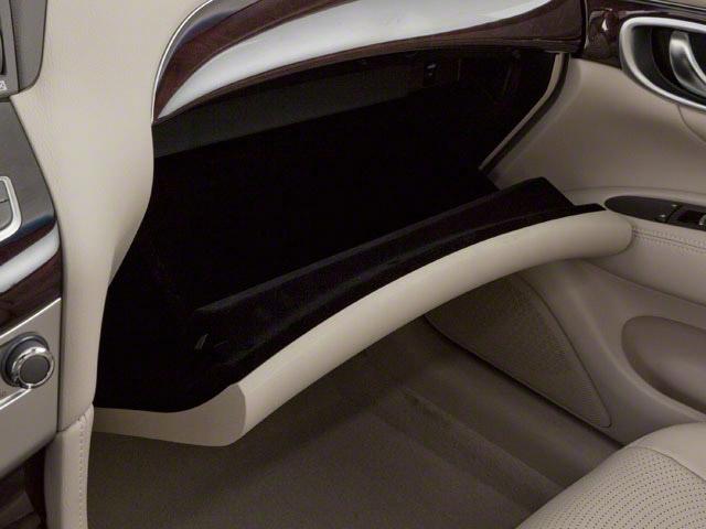 Photo of 2013 Moonlight White INFINITI M37x