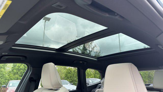 Photo of 2025 Blue Bay Lagoon Metallic BMW X1
