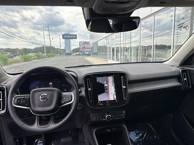 Photo of 2025 Onyx Black Volvo XC40
