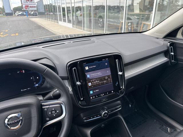 Photo of 2025 Onyx Black Volvo XC40