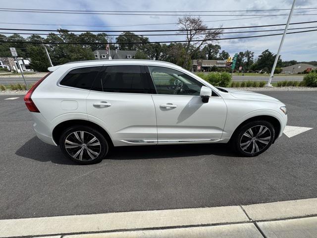 Photo of 2022 Crystal White Metallic Volvo XC60
