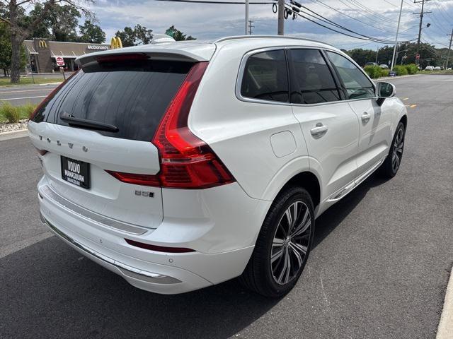 Photo of 2022 Crystal White Metallic Volvo XC60
