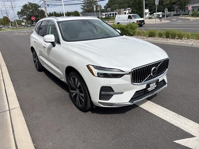 Photo of 2022 Crystal White Metallic Volvo XC60