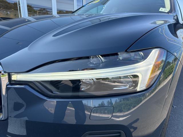 Photo of 2022 Denim Blue Metallic Volvo XC60