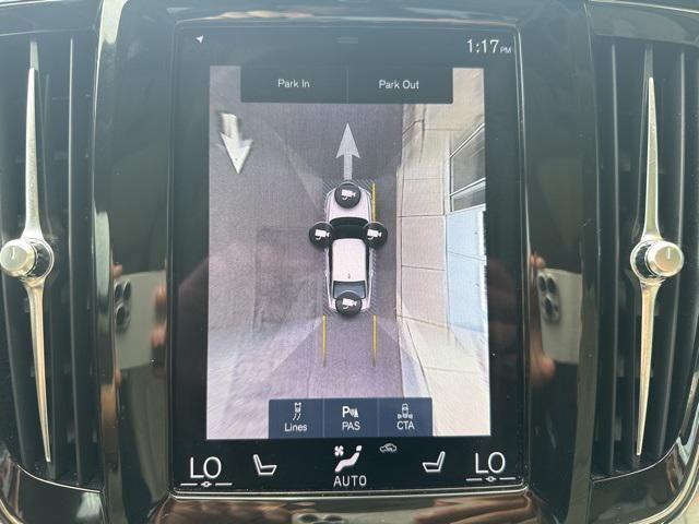 Photo of 2020 Crystal White Metallic Volvo S90