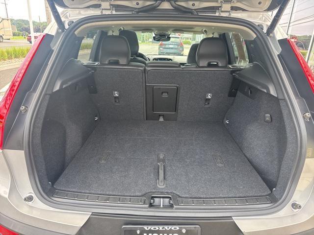 Photo of 2025 Silver Volvo XC40