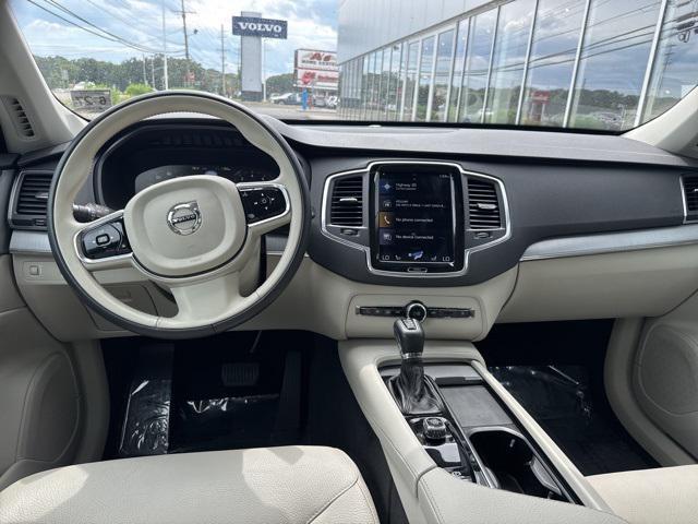 Photo of 2022 Onyx Black Metallic Volvo XC90