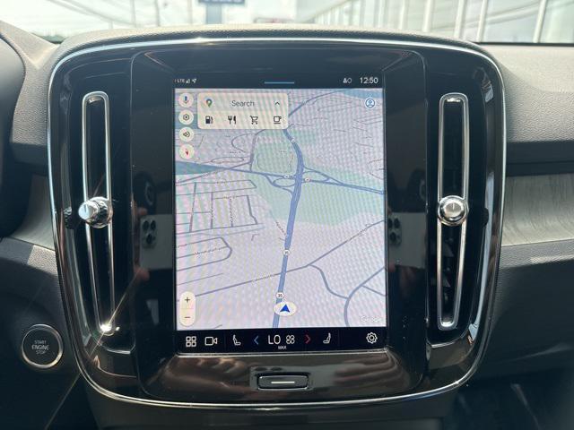 Photo of 2025 Silver Volvo XC40