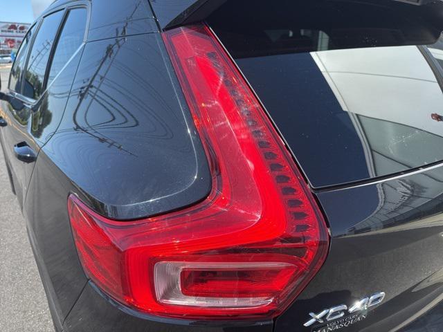 Photo of 2025 Onyx Black Metallic Volvo XC40