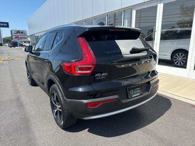 Photo of 2025 Onyx Black Metallic Volvo XC40