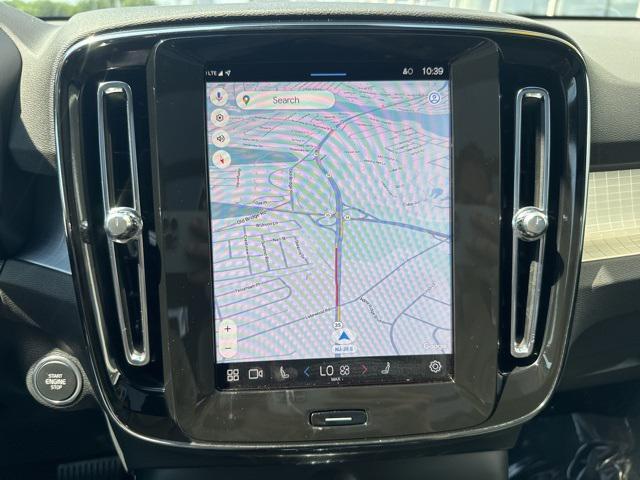 Photo of 2025 Onyx Black Metallic Volvo XC40