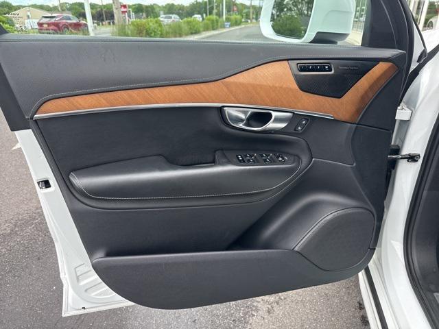 Photo of 2019 White Volvo XC90