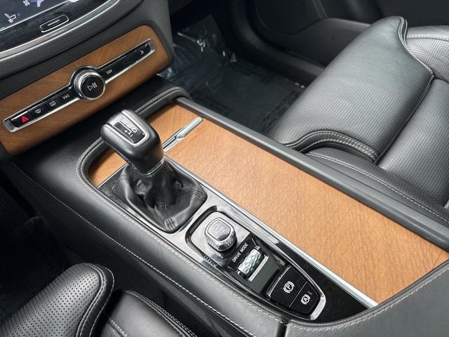 Photo of 2019 White Volvo XC90