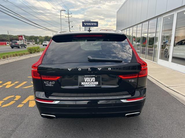 Photo of 2021 Onyx Black Metallic Volvo XC60