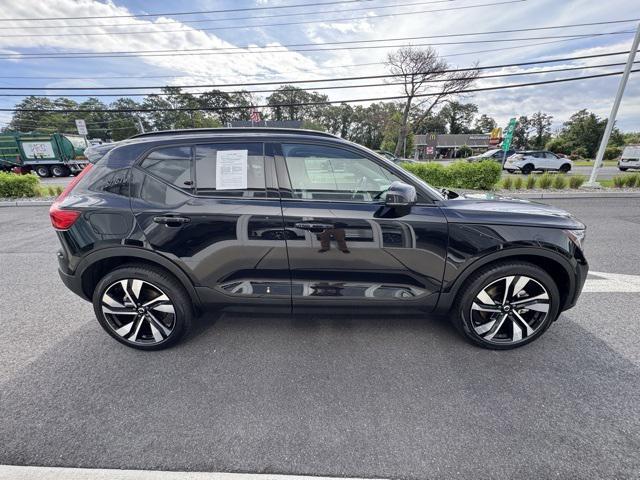 Photo of 2025 Onyx Black Volvo XC40