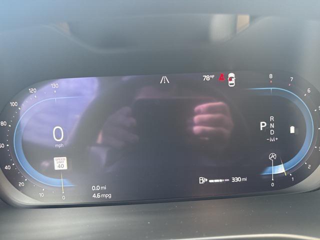 Photo of 2025 Onyx Black Volvo XC40
