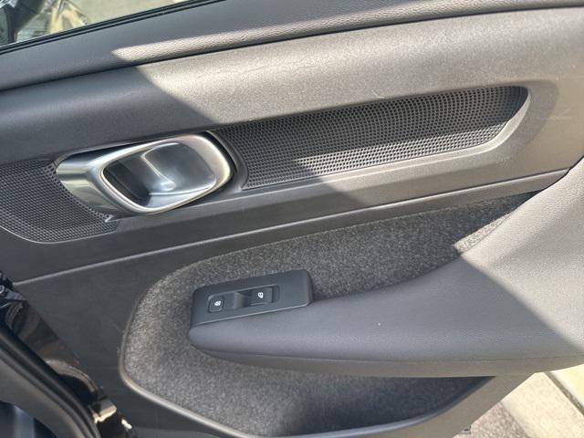 Photo of 2025 Onyx Black Volvo XC40