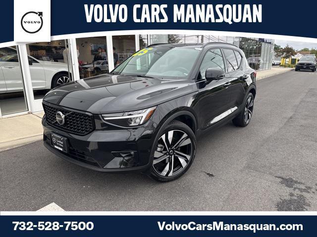 Photo of 2025 Onyx Black Volvo XC40