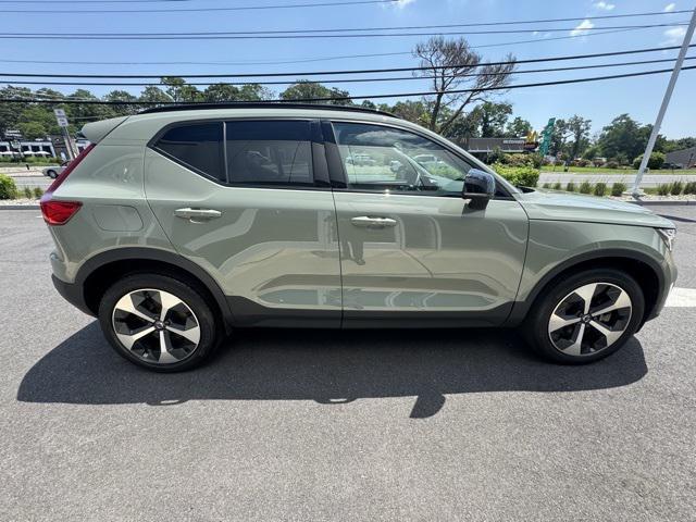 Photo of 2023 Sage Green Metallic Volvo XC40