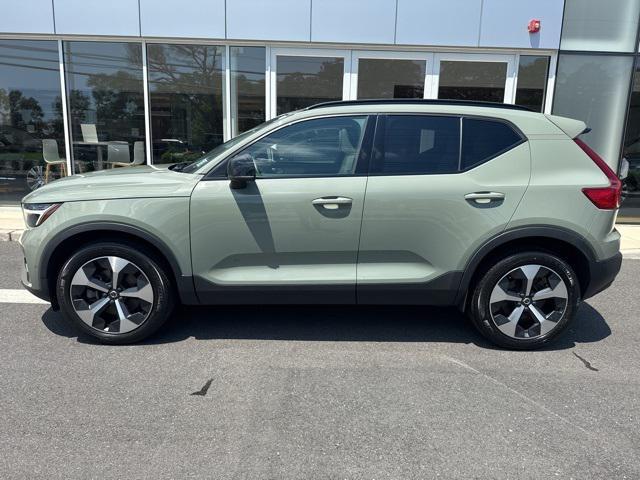 Photo of 2023 Sage Green Metallic Volvo XC40
