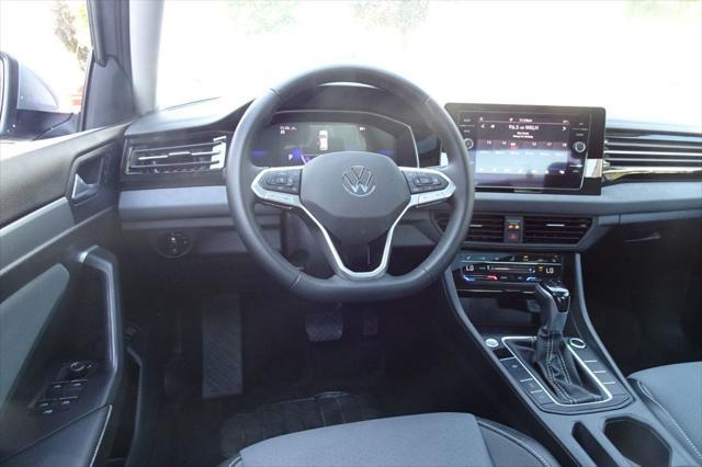 Photo of 2025 Pyrite Silver Metallic Volkswagen Jetta
