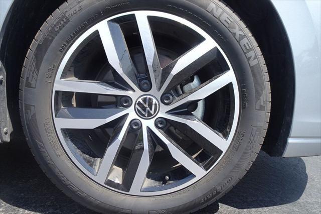 Photo of 2025 Pyrite Silver Metallic Volkswagen Jetta