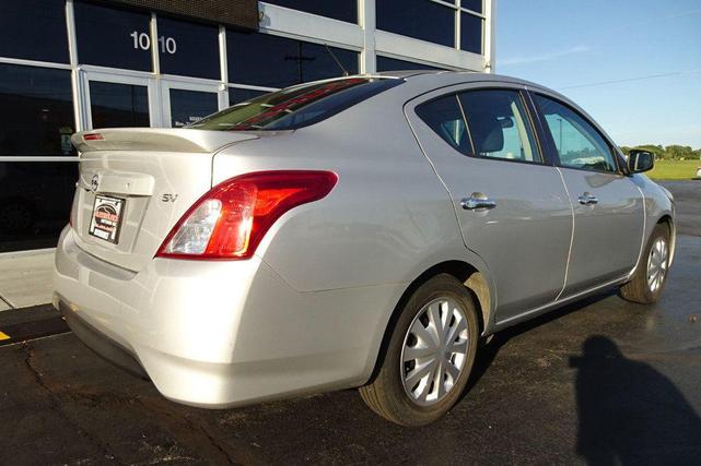 Photo of 2019 Brilliant Silver Nissan Versa