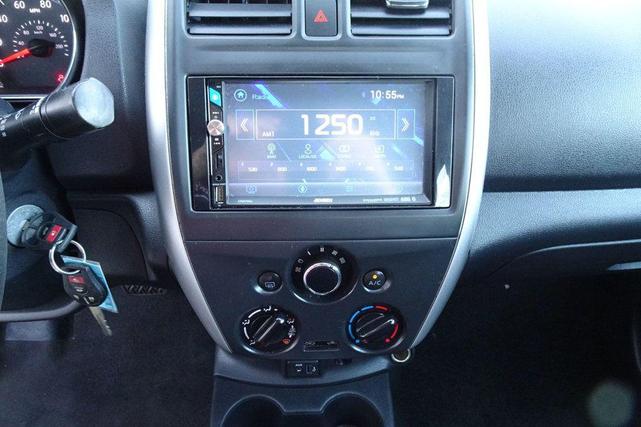 Photo of 2019 Brilliant Silver Nissan Versa