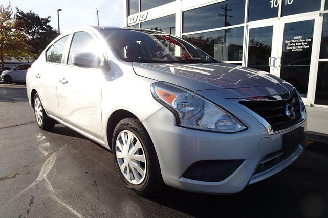Photo of 2019 Brilliant Silver Nissan Versa