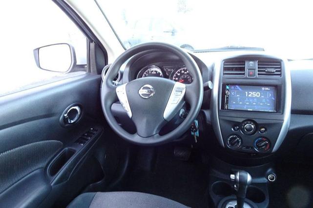 Photo of 2019 Brilliant Silver Nissan Versa