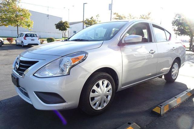 Photo of 2019 Brilliant Silver Nissan Versa